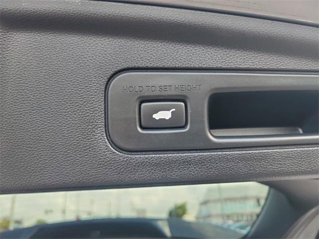 used 2022 Acura MDX car, priced at $36,993