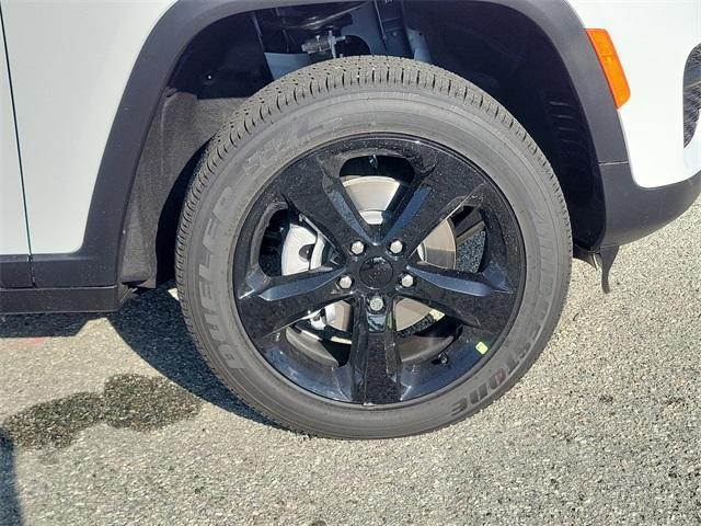 new 2025 Jeep Grand Cherokee car, priced at $38,752