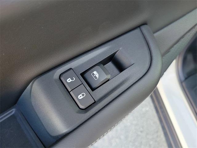 new 2025 Jeep Grand Cherokee car, priced at $38,752