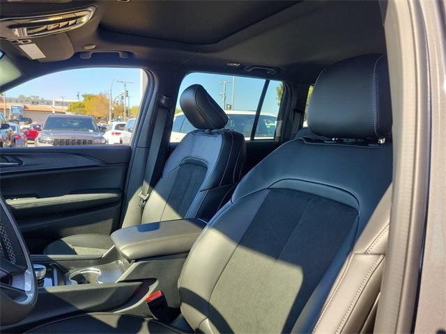 new 2025 Jeep Grand Cherokee car, priced at $40,257