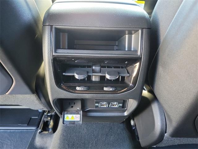 new 2025 Jeep Grand Cherokee car, priced at $40,257