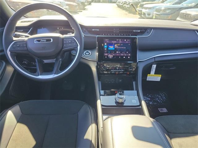 new 2025 Jeep Grand Cherokee car, priced at $40,257