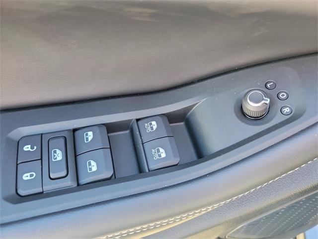 new 2025 Jeep Grand Cherokee car, priced at $40,257