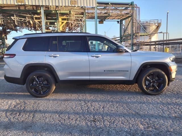 new 2024 Jeep Grand Cherokee L car, priced at $46,431