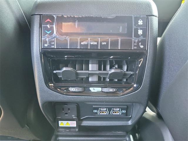 new 2025 Jeep Grand Cherokee L car, priced at $46,069