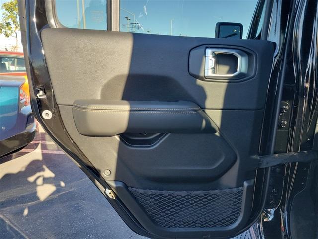 new 2025 Jeep Gladiator car, priced at $42,312