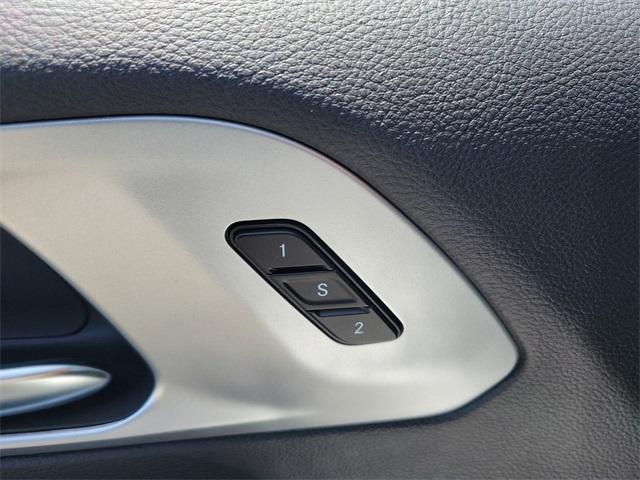 new 2025 Chrysler Pacifica Hybrid car, priced at $53,756