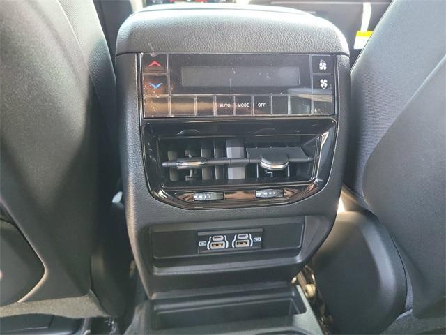 new 2025 Jeep Grand Cherokee L car, priced at $33,363