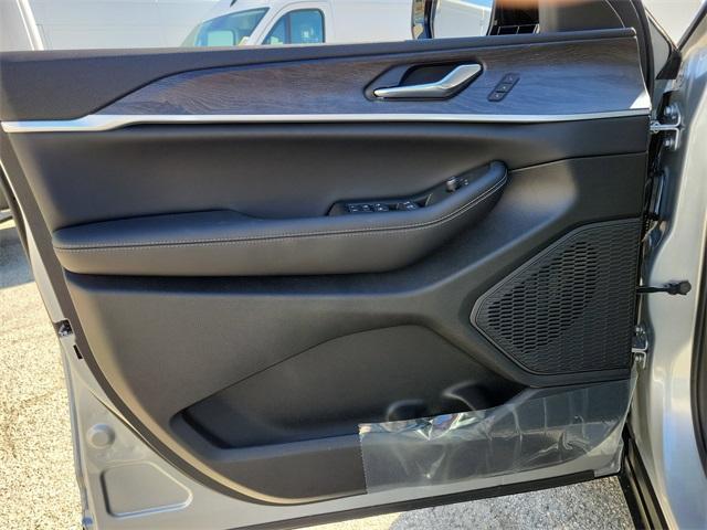 new 2025 Jeep Grand Cherokee L car, priced at $47,985