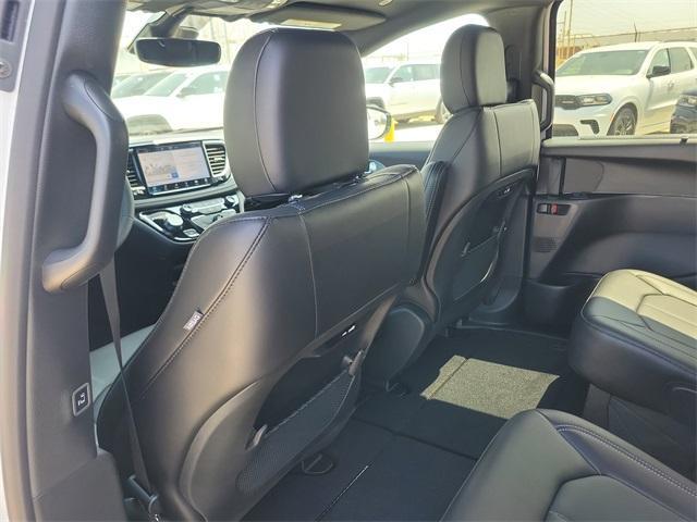 new 2025 Chrysler Pacifica car, priced at $41,858