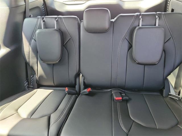 new 2025 Chrysler Pacifica car, priced at $41,858