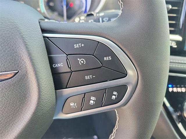 new 2025 Chrysler Pacifica car, priced at $41,858