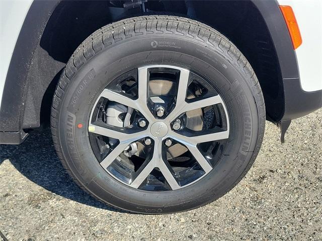 new 2025 Jeep Grand Cherokee car, priced at $44,200