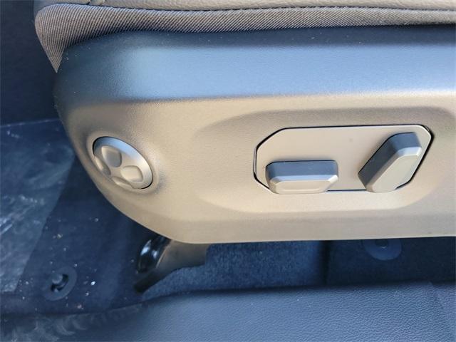 new 2025 Jeep Gladiator car, priced at $47,880