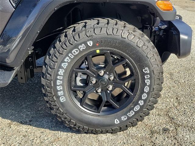 new 2025 Jeep Gladiator car, priced at $47,880