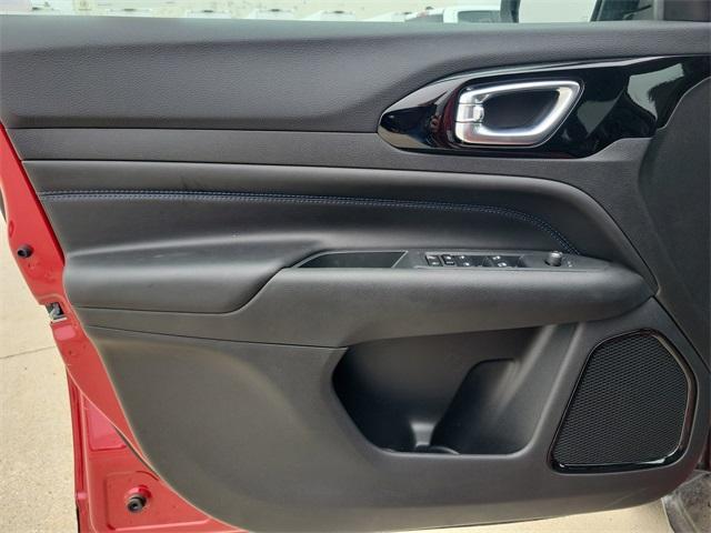 new 2025 Jeep Compass car, priced at $27,980