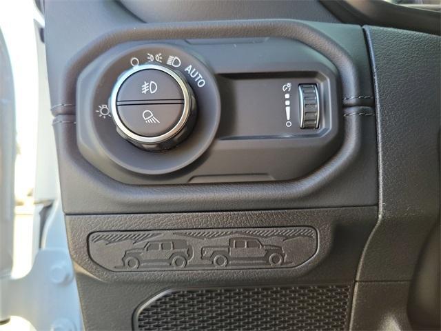 new 2025 Jeep Gladiator car, priced at $47,285