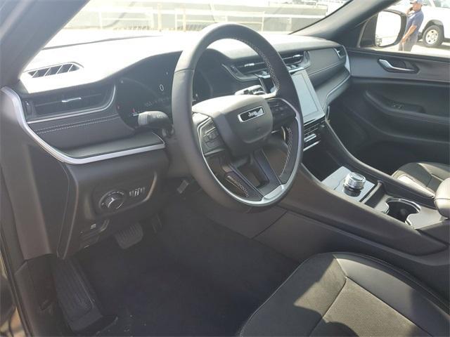 new 2025 Jeep Grand Cherokee car, priced at $38,538