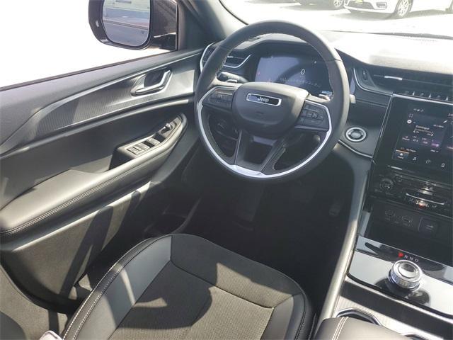 new 2025 Jeep Grand Cherokee car, priced at $38,538