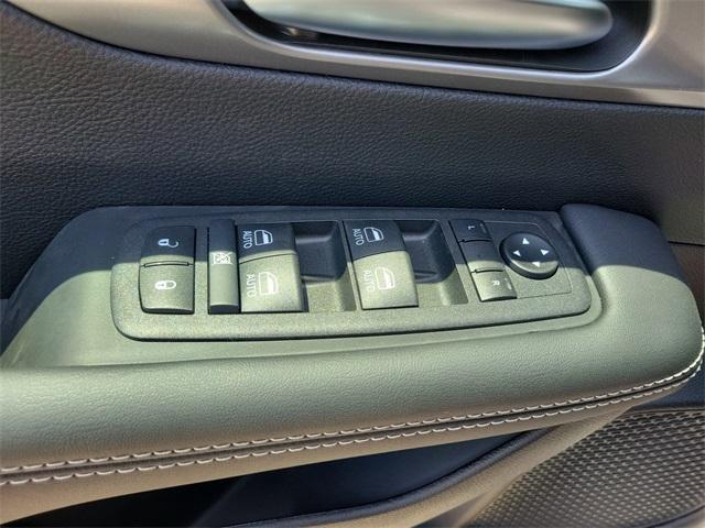 new 2025 Chrysler Pacifica car, priced at $42,304