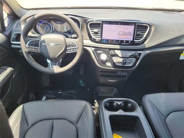new 2025 Chrysler Pacifica car, priced at $42,304
