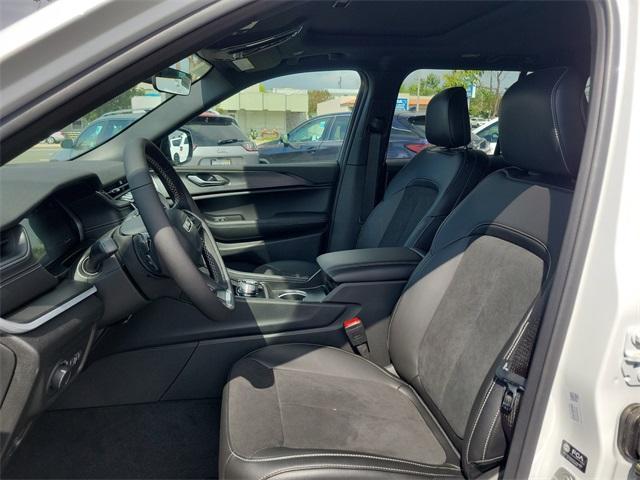 new 2025 Jeep Grand Cherokee car, priced at $37,238