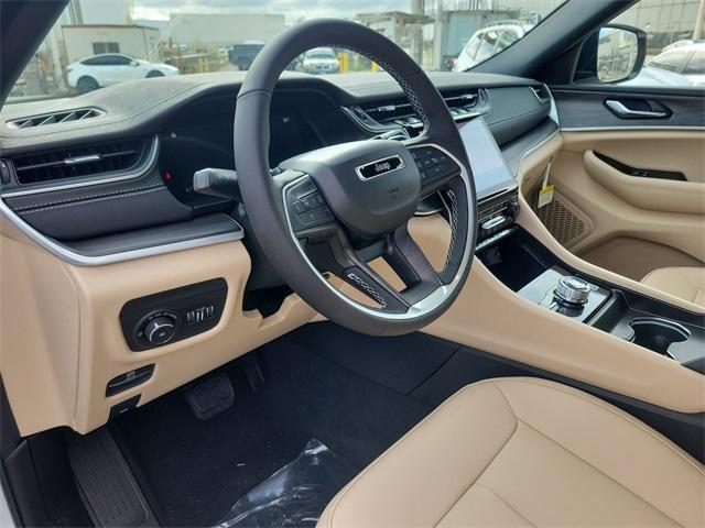 new 2025 Jeep Grand Cherokee car, priced at $44,200