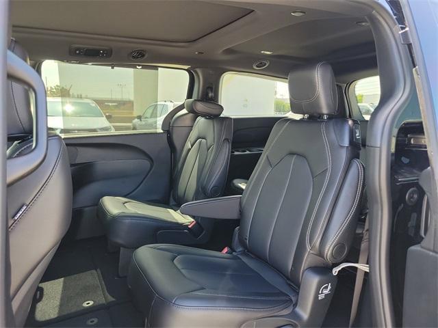 new 2025 Chrysler Pacifica car, priced at $41,858