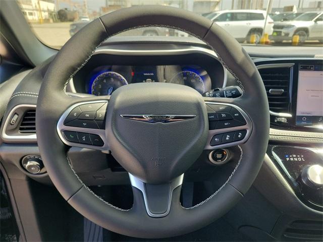 new 2025 Chrysler Pacifica car, priced at $41,858