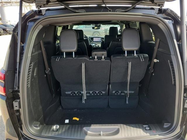 new 2025 Chrysler Pacifica car, priced at $41,858