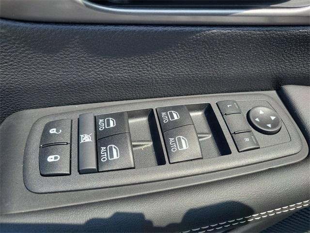 new 2025 Chrysler Pacifica car, priced at $41,858