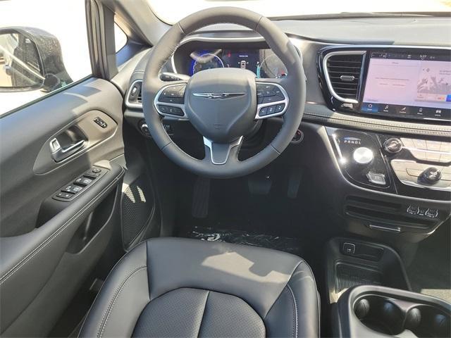 new 2025 Chrysler Pacifica car, priced at $41,858