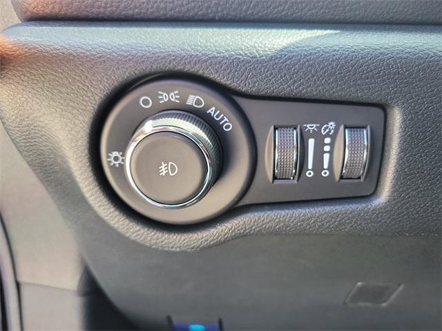 new 2025 Chrysler Pacifica car, priced at $41,858