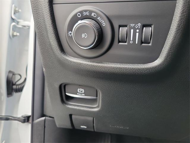 new 2025 Jeep Grand Cherokee car, priced at $40,448