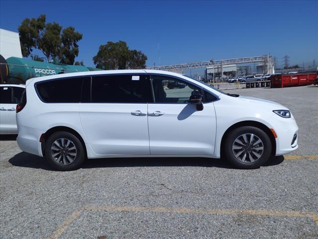 new 2024 Chrysler Pacifica Hybrid car, priced at $46,408