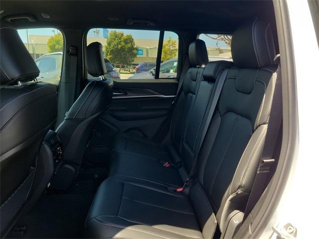 new 2025 Jeep Grand Cherokee car, priced at $41,554