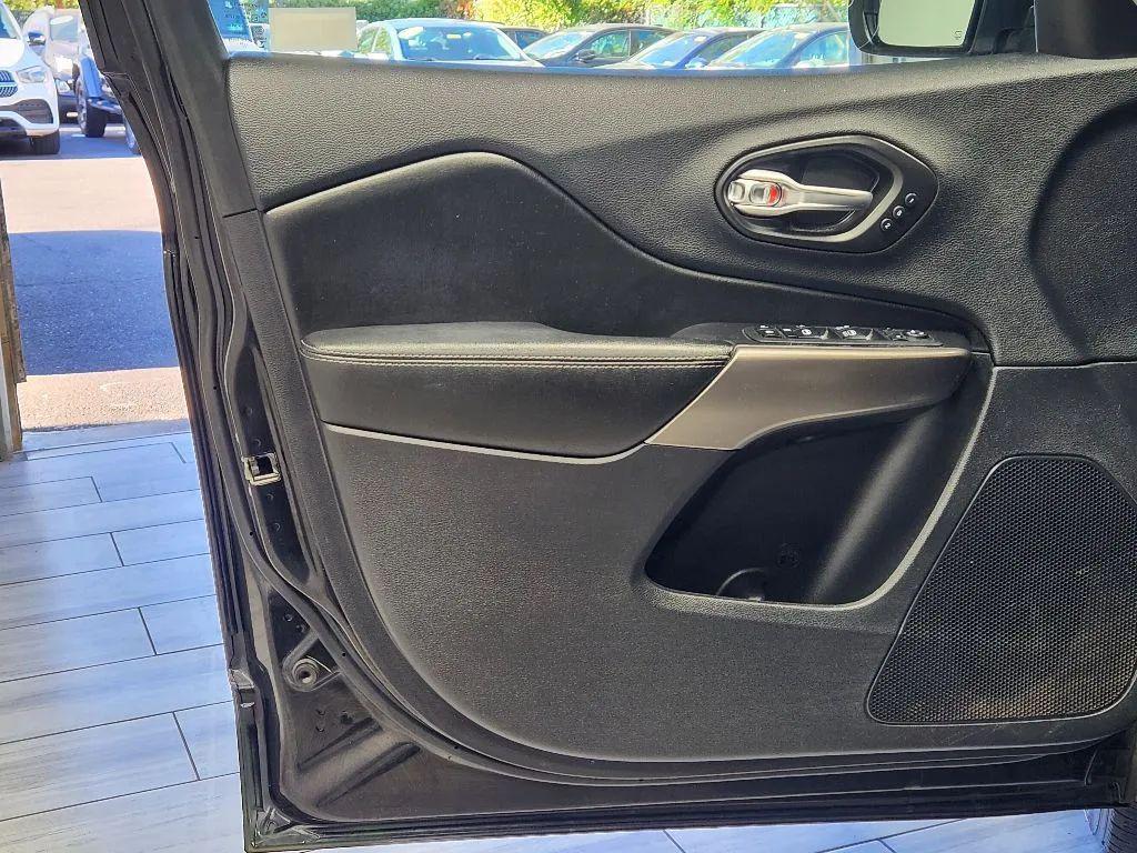 used 2020 Jeep Cherokee car, priced at $17,999