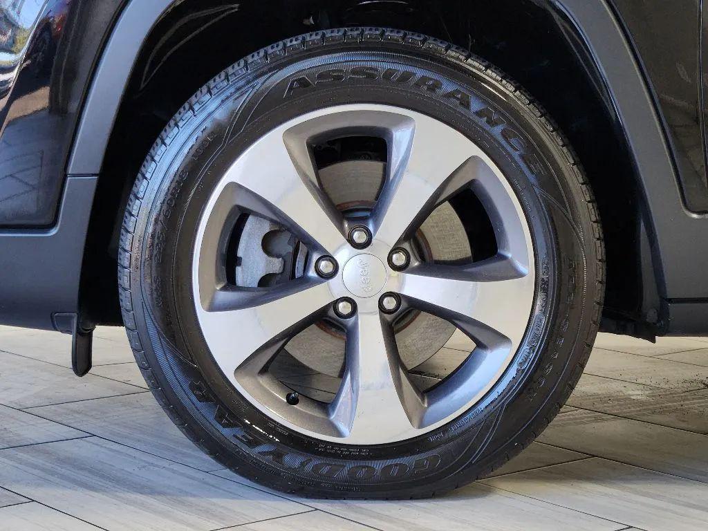 used 2020 Jeep Cherokee car, priced at $17,999