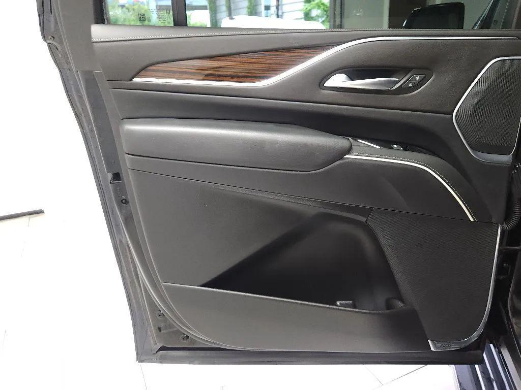 used 2023 Cadillac Escalade ESV car, priced at $61,245