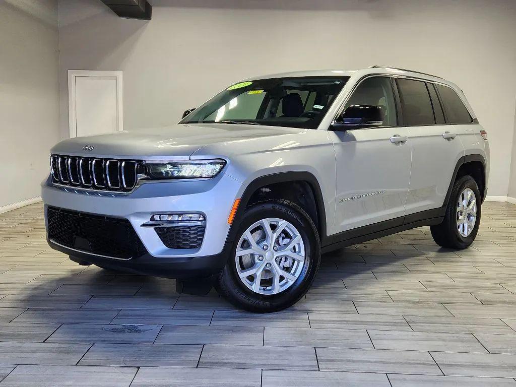 used 2024 Jeep Grand Cherokee car, priced at $25,499