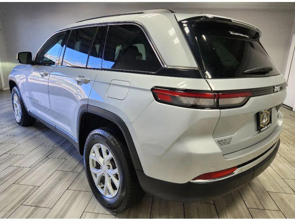 used 2024 Jeep Grand Cherokee car, priced at $25,499