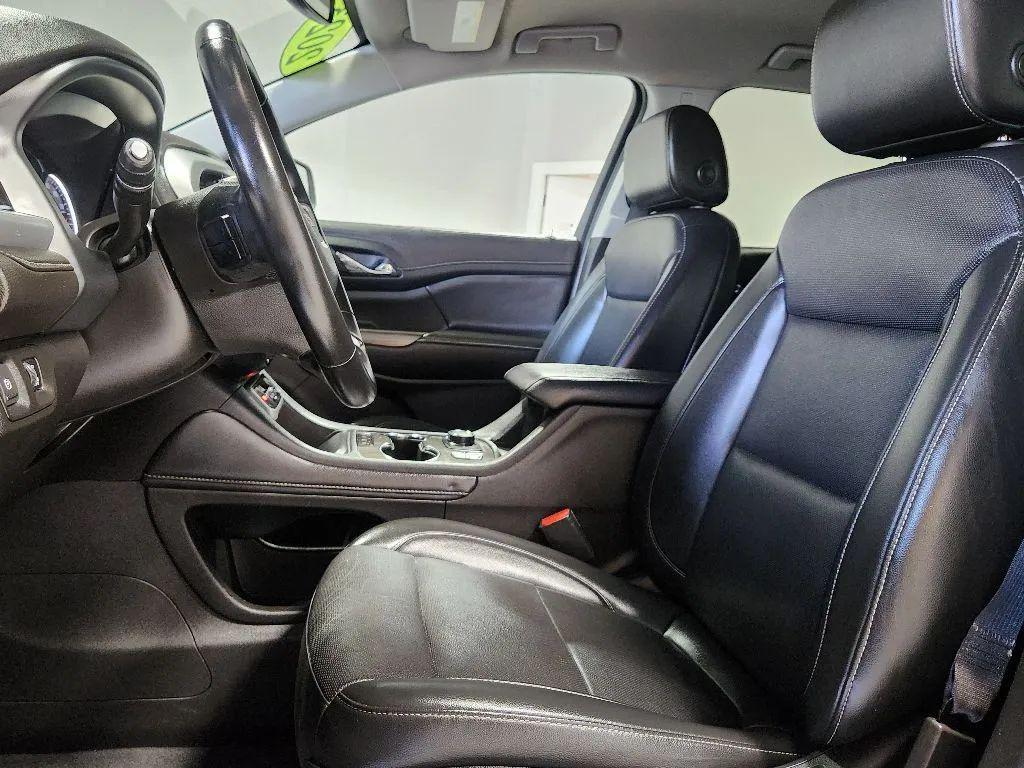 used 2023 GMC Acadia car, priced at $25,999