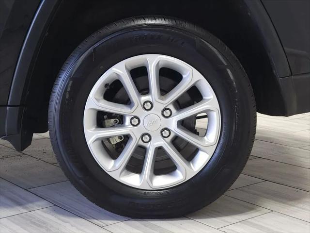 used 2022 Jeep Grand Cherokee car, priced at $22,999