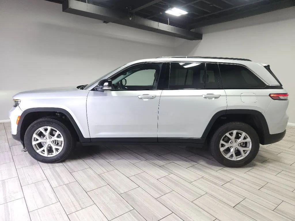 used 2023 Jeep Grand Cherokee car, priced at $28,391