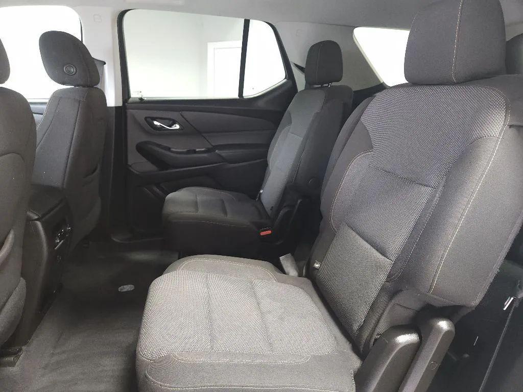 used 2021 Chevrolet Traverse car, priced at $21,499