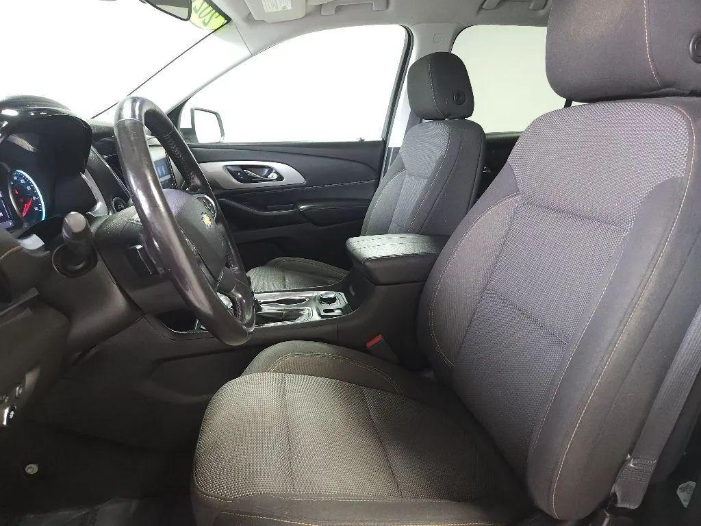 used 2021 Chevrolet Traverse car, priced at $21,499
