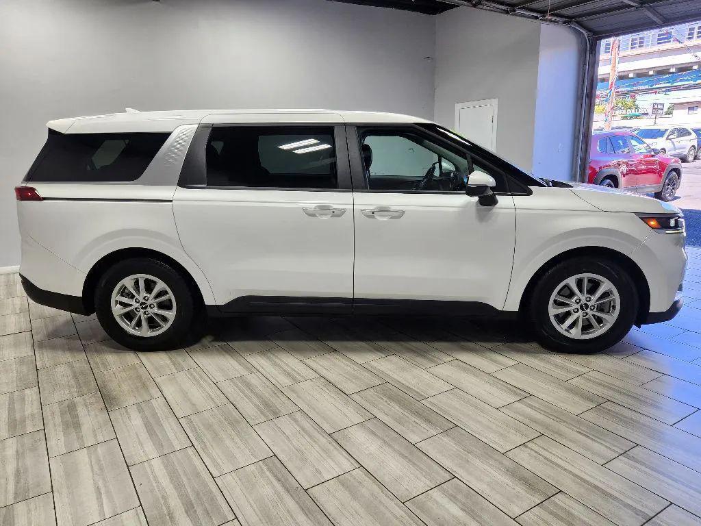 used 2022 Kia Carnival car, priced at $24,999
