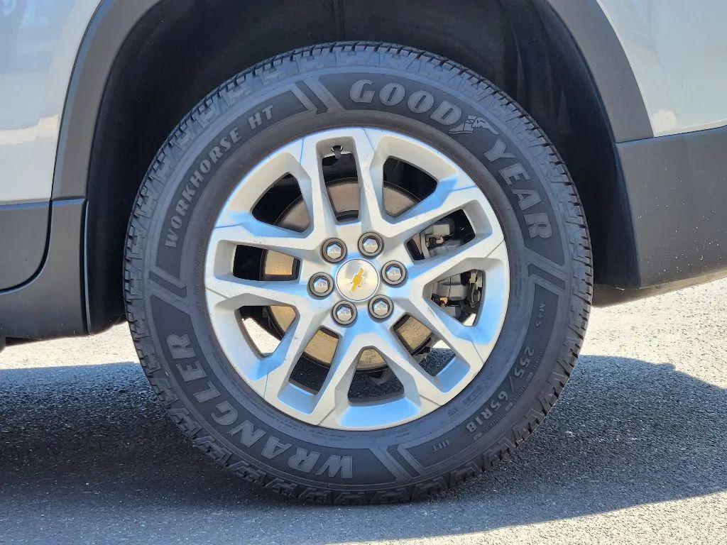 used 2023 Chevrolet Traverse car, priced at $24,948