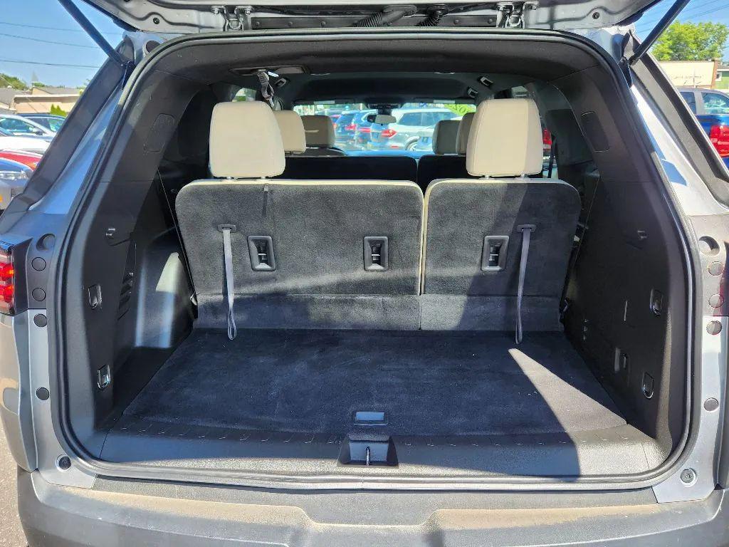 used 2023 Chevrolet Traverse car, priced at $24,948