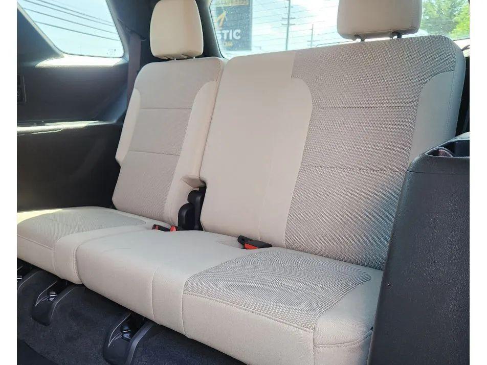 used 2023 Chevrolet Traverse car, priced at $24,948